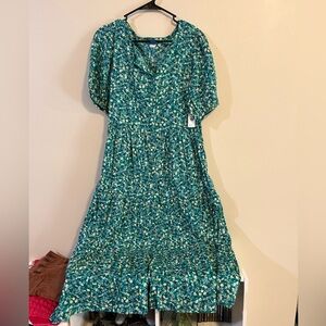 Old Navy green blue floral maxi dress womens size small dress NWT tiered